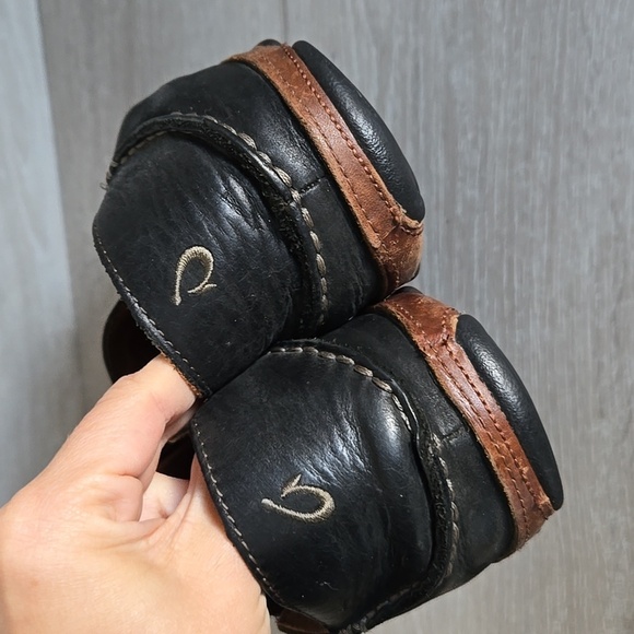 OluKai Men's Moloa Black Leather Loafers Slip On Shoes Sz 10 - Picture 7 of 12